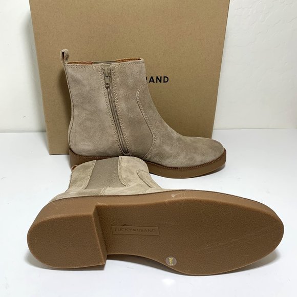 Lucky Brand Ressy Chelsea Boots Suede Leather Booties Dune Beige Size 9 NEW - Picture 6 of 7